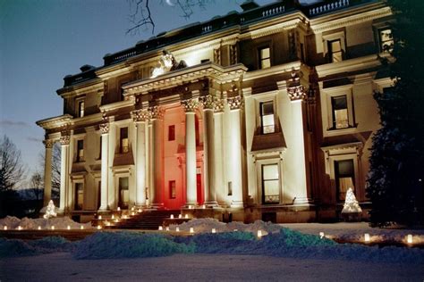 vanderbilt mansion along hudson river.